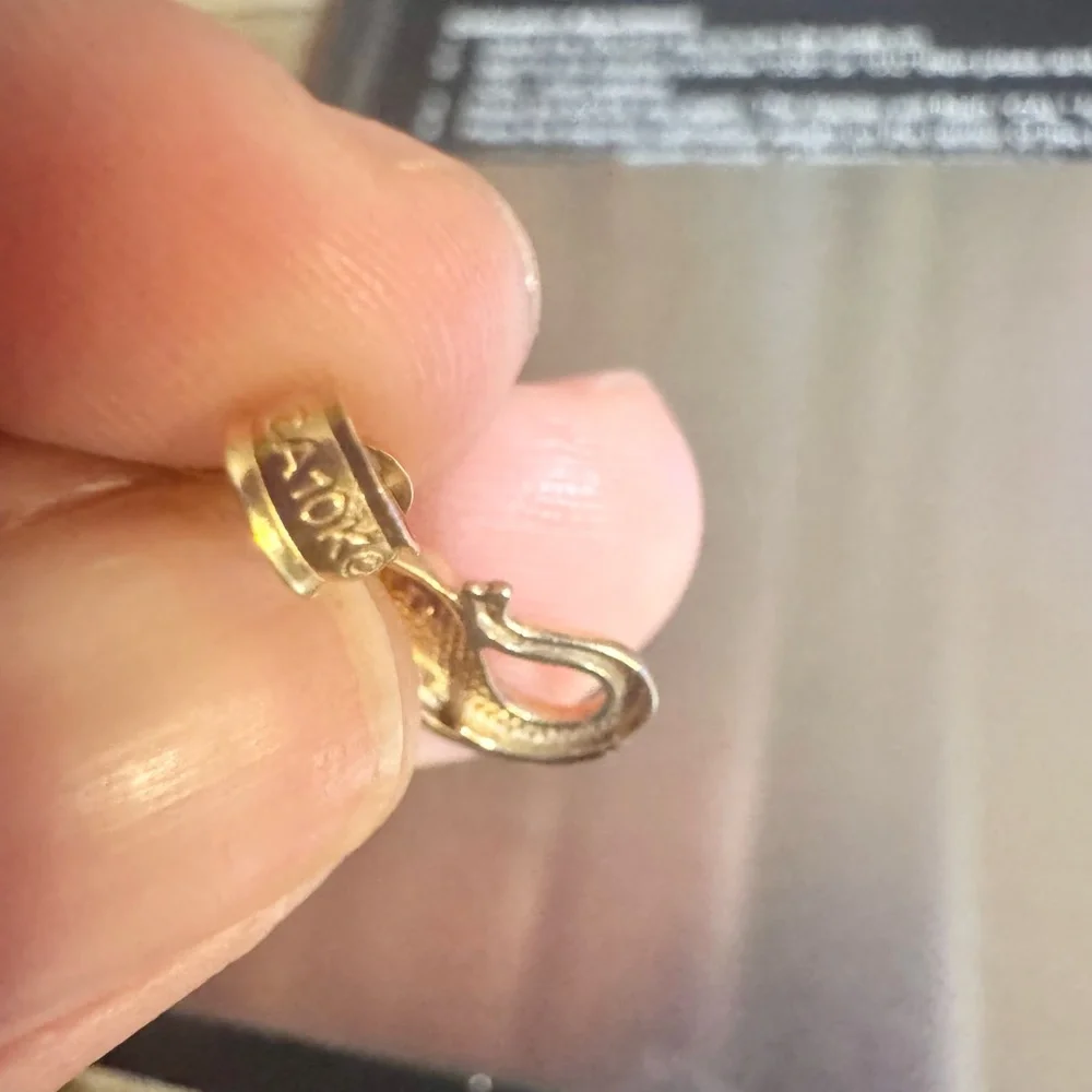 10 KARAT Gold Elephant Pendant - Picture 4 of 5